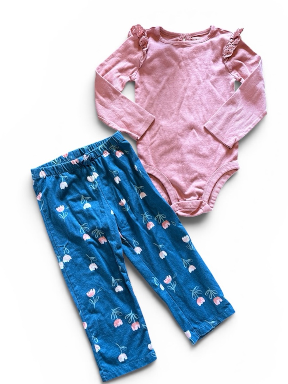 Carters 24 m matching set